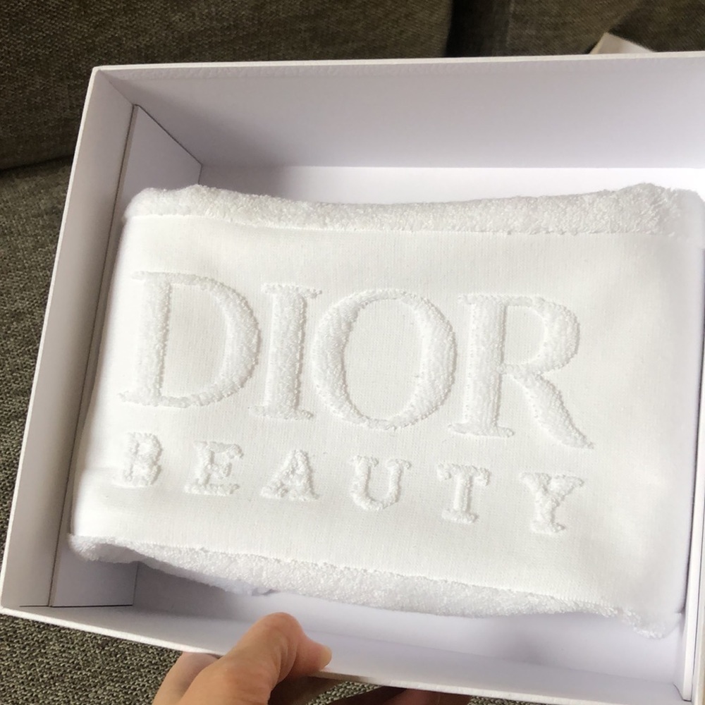 Dior Beauty Face Towel White Logo Cotton Authentic Gift Box